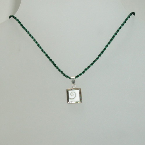 Silver 925 pendant with shell on silk cord new