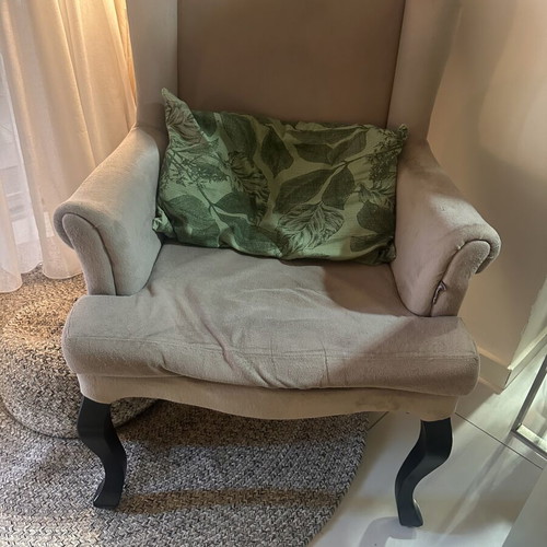 Armchair used for living room or bedroom nursing