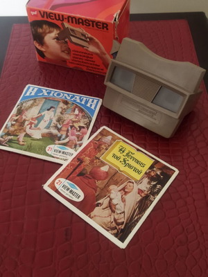 View Master with two reels: Snow White and the Nativity