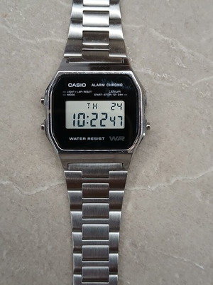 Casio Vintage A-158WEA-1EF watch like new with black frame