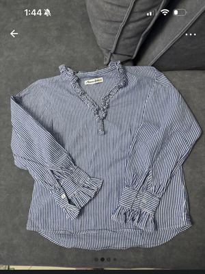 4 Seasons T-shirt worn 1-2 times