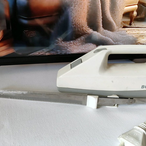 Bosch electric knife used with two blades and case