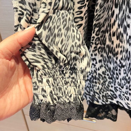 Animal Print Blouse Dress like new with lace, size L