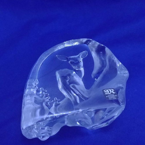 Maleras paperweight by Mats Jonasson full lead crystal like new