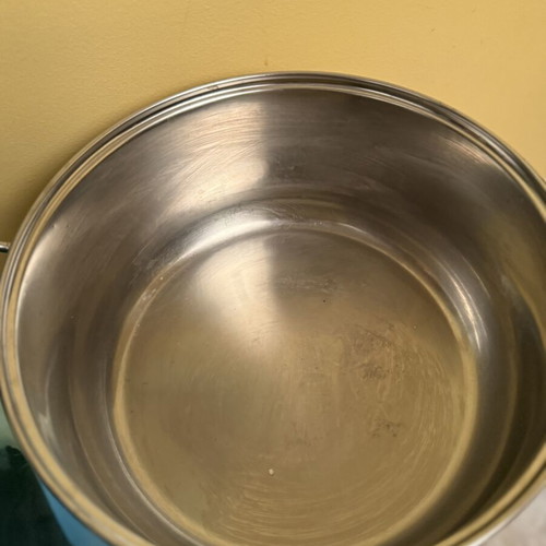 Stainless Steel Cooking Pot with Lid like new