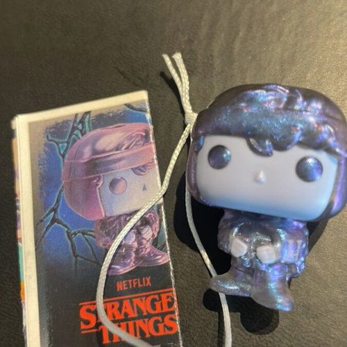 Stranger Things Kinder Joy VC262 figure with tag and string