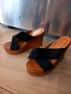 High wedge sandals size 36 with narrow fit