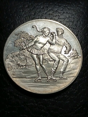 Skating medal 26.8 grams