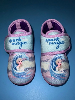 Girls' slippers size 25 used, barely worn