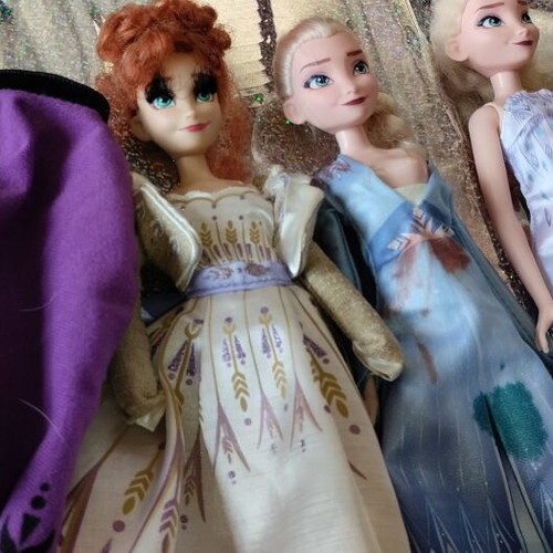 Frozen Elsa dolls Disney used, bundle