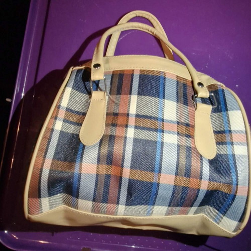 Checked Handbag like new, beige shade