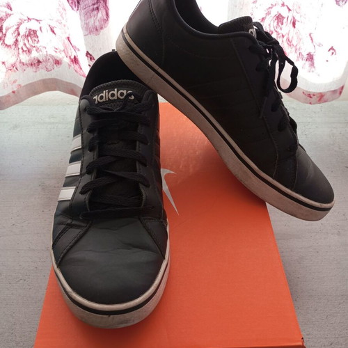 Adidas men's sneakers black with white stripes size 44 with gym sack