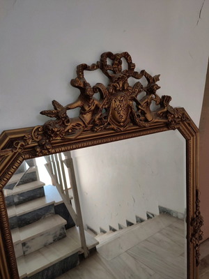 Carved mirror like new