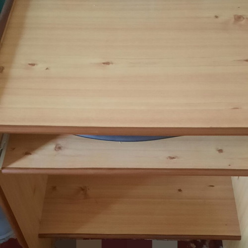 Computer desk like new, small size