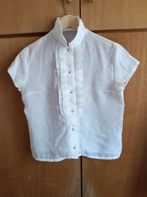 White vintage shirt with chest ruffles, like new, size M