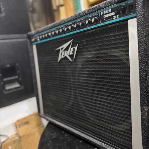 Peavey Stereo Chorus 212 guitar amplifier like new with original footswitch