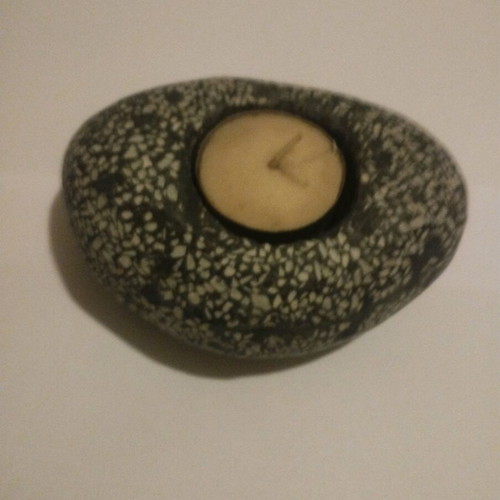 Decorative cement and pebble tealight holders set of 2 like new