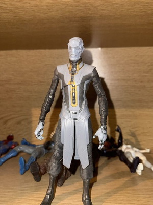 Ebony Maw Marvel Legends figure like new