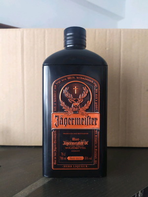 Μεταλλική συλλεκτική θήκη Jagermeister για φιάλη 700ml