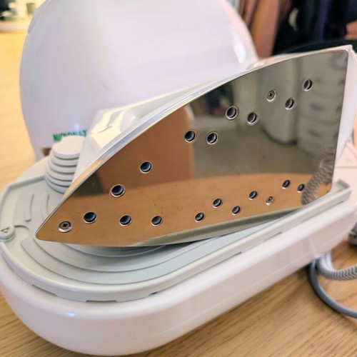 Stirela 601 Steam Iron like new