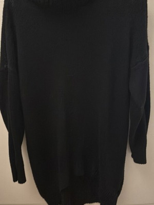 Long black sweater used, size M/L
