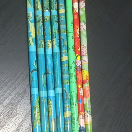 Large pencils like new, set of 8