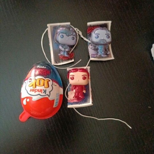 Stranger Things Kinder Joy new, pack with Dustin, Hopper & Max