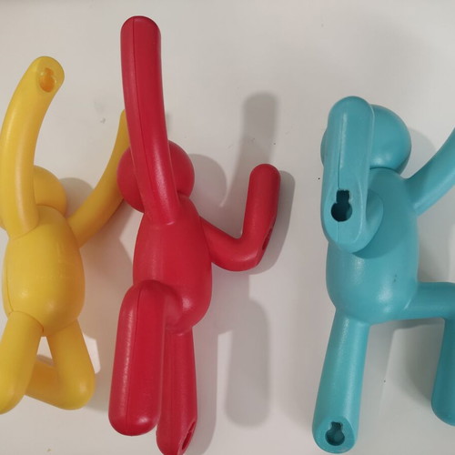 Buddy hanger set of 3, like new, multicolor by Umbra