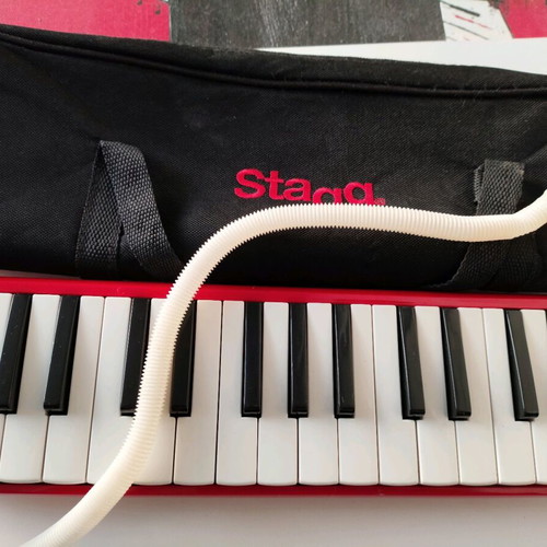 Stagg red pianica used with case