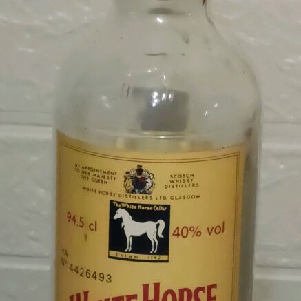 White Horse Whisky collectible bottle like new 94.5cl