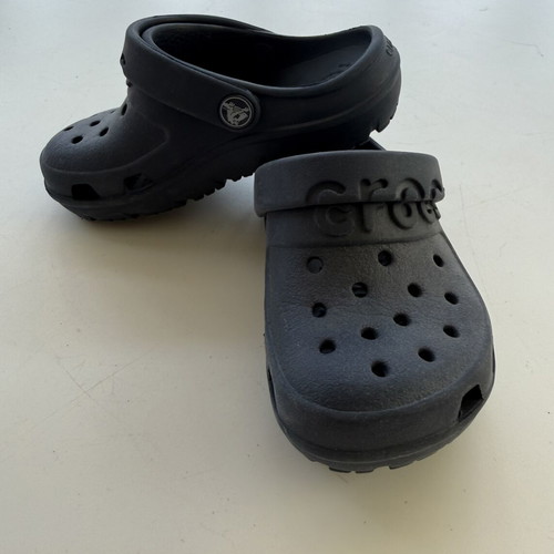 Crocs dark blue toddler shoes used, size C6 (EU 22-23)