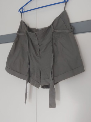 Toi&Moi women's shorts size L gray like new