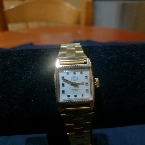BENO 19 Rubis Incabloc Suisse women's manual wristwatch new with bracelet