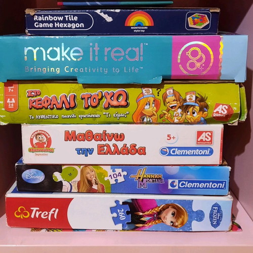 Board games used, pack with puzzles and Montessori style