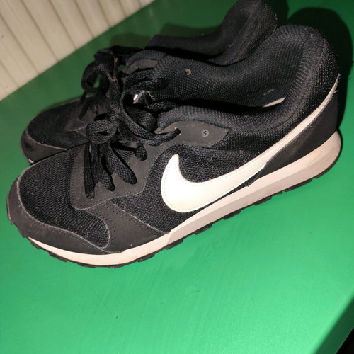 Nike athletic shoes size 38 used, black