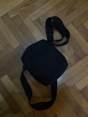 Τσαντάκι Lacoste μαύρο για ώμο