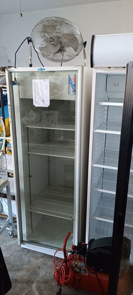 Πωλούνται ψυγεία βιτρίνα μάρκετ