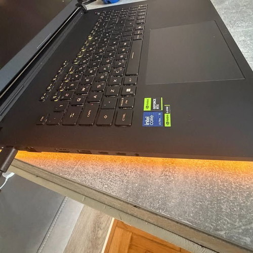 Asus Rog Strix Scar 18 5090 Ultra9 laptop like new, 64GB RAM, Intel Core i9