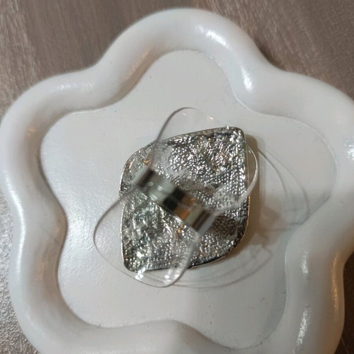 Adjustable ring like new, black and silver