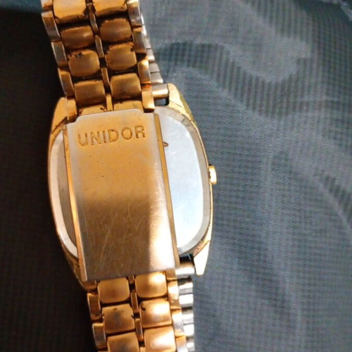 Vintage men's Seiko watch used with replaced bracelet