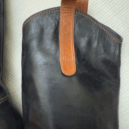 Sorelle black leather boots size 39 like new