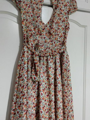 Floral dress Paranoia size S like new, multicolored