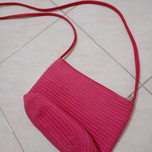 Voi&Noi pink straw shoulder bag like new