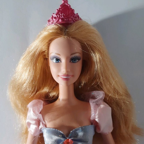 Barbie Sleeping Beauty doll used, luminous crown 2007 missing shoes