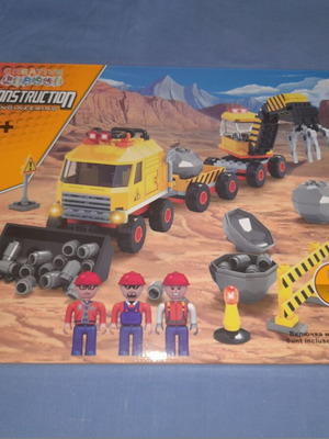 Creative Blocks Construction new, 283 plastic blocks with worker figures