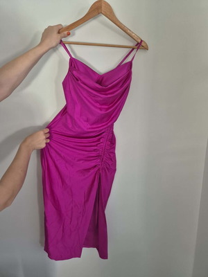 Evening dress one size, elastic with cups and adjustable slit, like new, pink