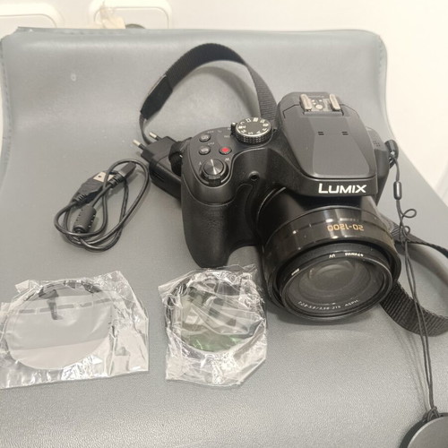 Lumix DC-FZ82 Bridge Camera like new with accessories