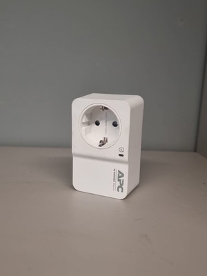 APC Essential SurgeArrest PM1W-GR προστασία σαν καινούργιο