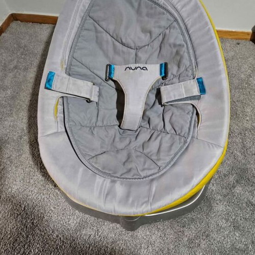 Nuna Leaf baby relax used, functional
