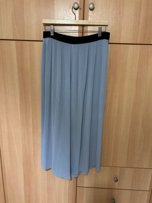 Zara pleated turquoise crop pants new, size L